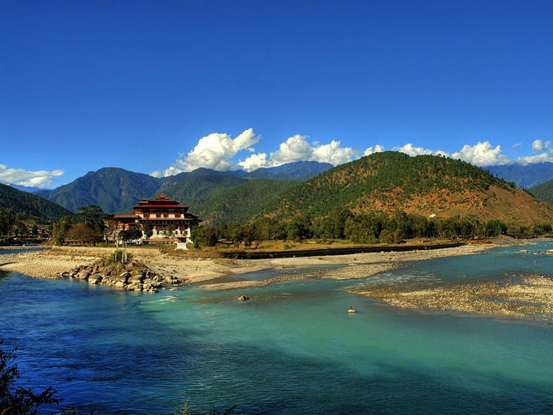 Family group tour in Bhutan.